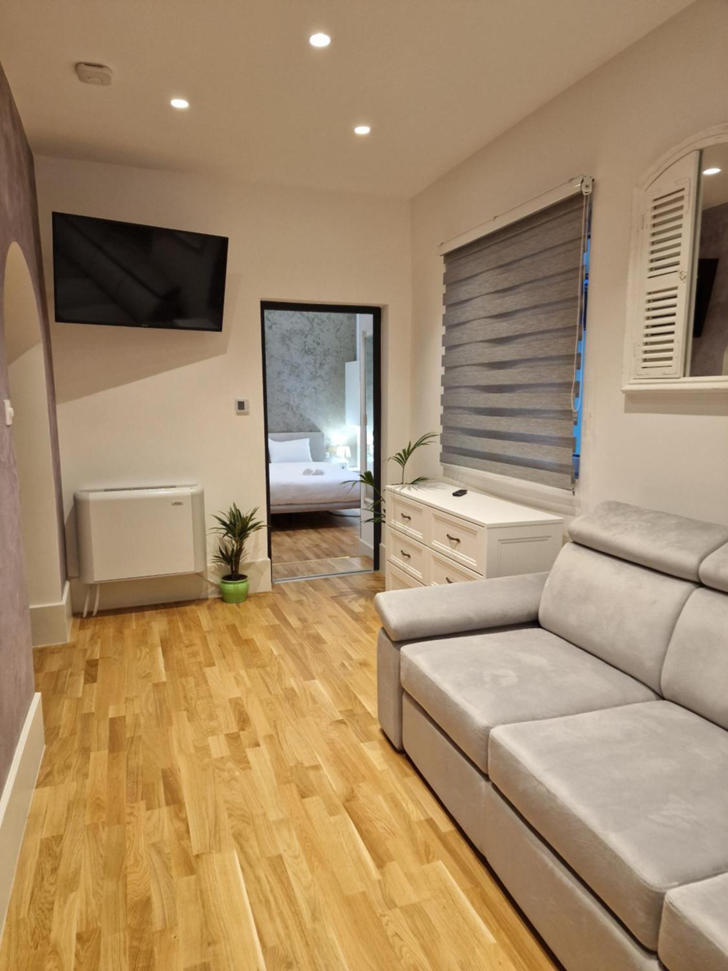 Rokebea Luxury Apartment Брашов Екстериор снимка